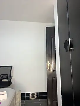 prettiepearl online show from January 14, 2026, 6:44 pm