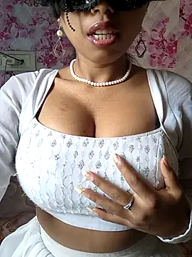 sandy naughty online show from April 3, 2026, 9:05 am