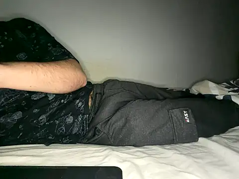 little2026 online show from December 3, 2025, 7:57 pm