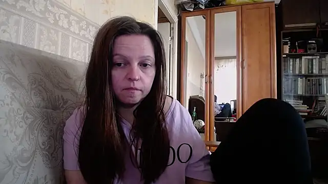 Snapshot of CatMelissa chatting on December 4, 2024, 9:01 am CatMelissa online show from December 4, 2024, 9:01 am