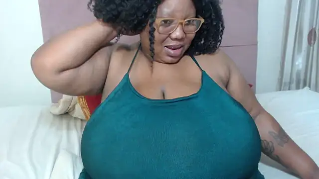 DAIRYBELLELIZxx online show from February 25, 2025, 8:32 pm