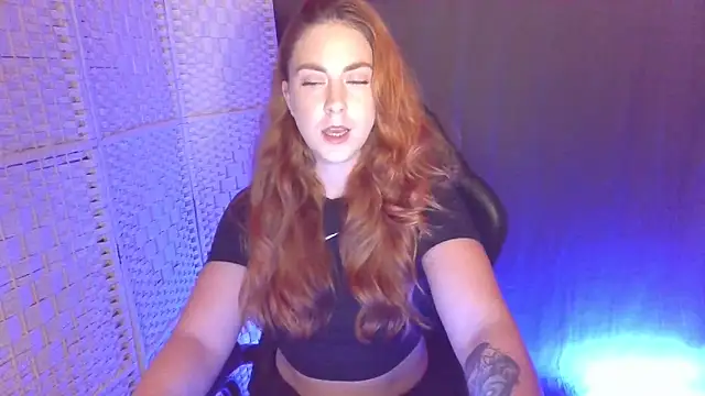 Snapshot of KayleyxEmily chatting on November 26, 2025, 9:04 pm KayleyxEmily online show from November 26, 2025, 9:04 pm