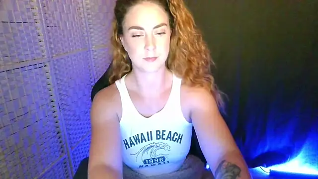 Snapshot of KayleyxEmily chatting on January 14, 2026, 9:18 pm KayleyxEmily online show from January 14, 2026, 9:18 pm