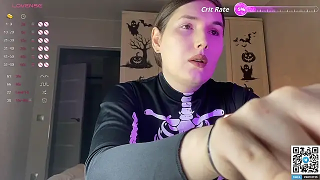 Maria Bowie online show from October 31, 2025, 7:49 am