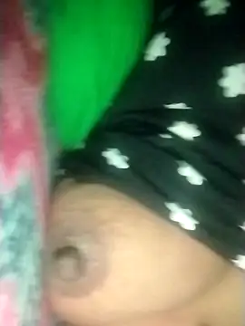 saloni19881 online show from December 4, 2025, 4:11 am