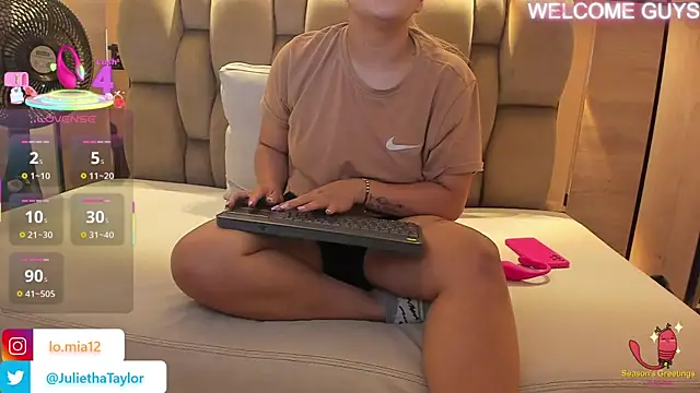 julietha taylor online show from October 15, 2025, 8:39 pm