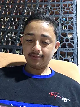 isacalejandroo online show from March 1, 2025, 4:47 am