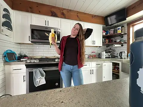 MissSwitch online show from January 30, 2025, 7:37 pm