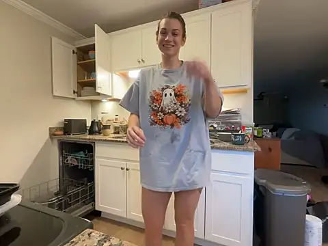 MissSwitch online show from November 27, 2025, 1:33 pm