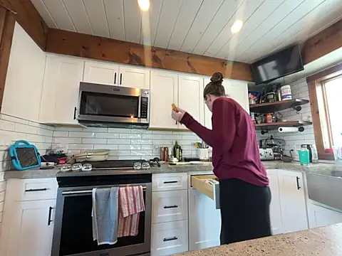 MissSwitch online show from January 21, 2025, 6:23 pm