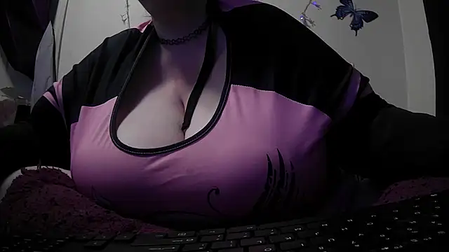 Snapshot of Alli_Kat chatting on January 7, 2026, 2:22 pm Alli Kat online show from January 7, 2026, 2:22 pm