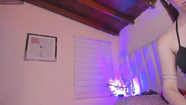 lil hanna18 online show from February 20, 2025, 11:42 am