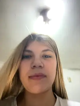 PEACHY439 online show from October 4, 2025, 3:19 am