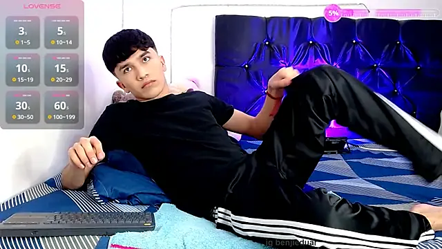 benji hoter online show from November 12, 2025, 10:02 pm