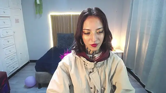 Snapshot of Scarllett_BDSM chatting on December 4, 2025, 4:55 am Scarllett BDSM online show from December 4, 2025, 4:55 am