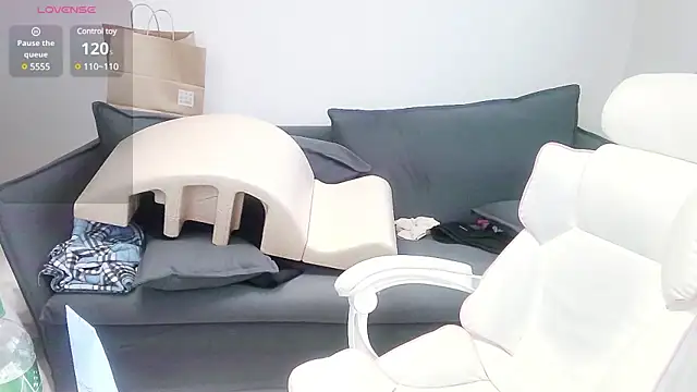 Snapshot of meow_S2 chatting on February 19, 2025, 6:22 am meow S2 online show from February 19, 2025, 6:22 am