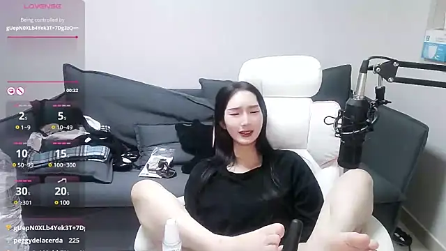 Snapshot of meow_S2 chatting on January 13, 2025, 10:14 am meow S2 online show from January 13, 2025, 10:14 am