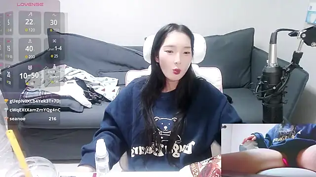 Snapshot of meow_S2 chatting on January 5, 2025, 10:10 am meow S2 online show from January 5, 2025, 10:10 am