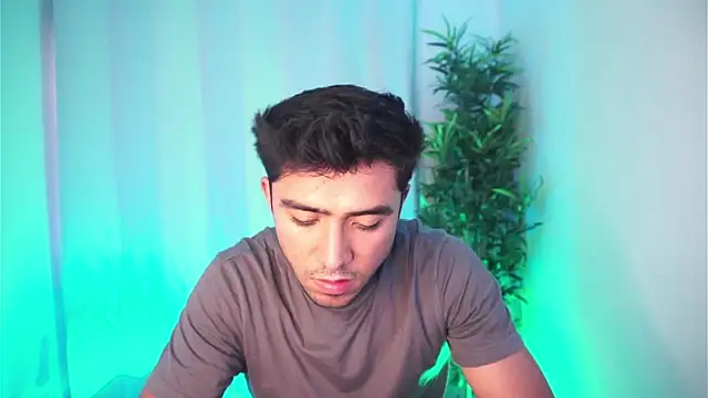dam0n fr0st online show from May 19, 2026, 7:43 pm
