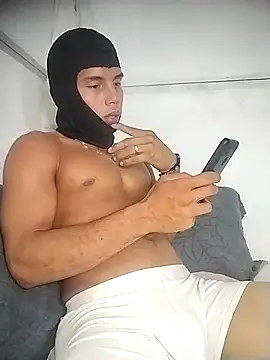 Snapshot of alex_candela chatting on February 25, 2025, 5:19 am alex candela online show from February 25, 2025, 5:19 am