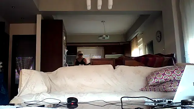 Snapshot of Kalia_Cross chatting on November 18, 2025, 7:22 am Kalia Cross online show from November 18, 2025, 7:22 am