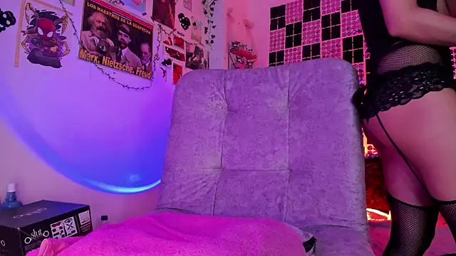 sweet Samx online show from April 18, 2026, 8:38 am