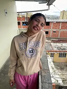Snapshot of Rouuus12 chatting on July 10, 2026, 2:50 pm Rouuus12 online show from July 10, 2026, 2:50 pm