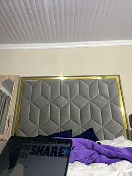 PuddingHotPot online show from April 15, 2026, 12:05 am