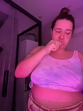 SuzieMurray online show from November 28, 2025, 7:19 am