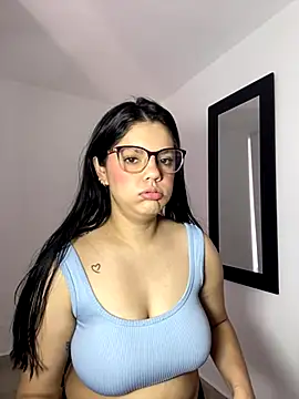 kimberlyhills1 online show from October 19, 2025, 4:54 pm