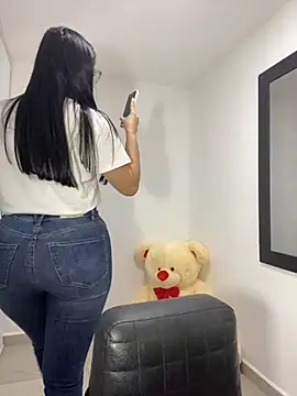 kimberlyhills1 online show from October 11, 2025, 5:19 am