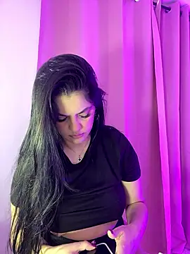 kimberlyhills1 online show from January 6, 2026, 5:06 pm