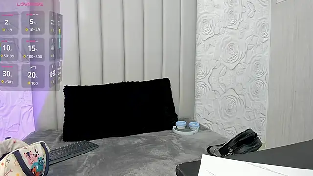 AlexaFoxy18 online show from February 17, 2026, 7:27 am