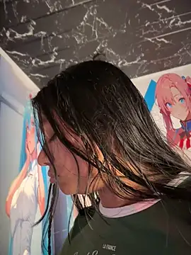 Im Little online show from April 15, 2026, 3:01 am