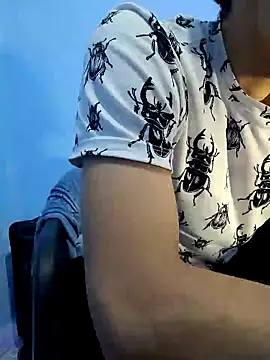 Snapshot of charlesss19 chatting on February 27, 2025, 12:57 am charlesss19 online show from February 27, 2025, 12:57 am