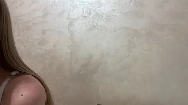 Snapshot of CaitlinaJayne23 chatting on June 1, 2026, 6:18 pm CaitlinaJayne23 online show from June 1, 2026, 6:18 pm