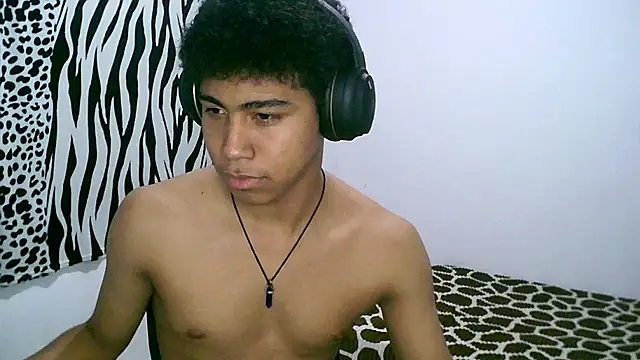 sexy diamante  online show from April 22, 2026, 5:47 am