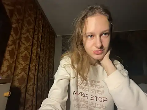 Snapshot of Eva_Angel3 chatting on October 18, 2025, 5:04 pm Eva Angel3 online show from October 18, 2025, 5:04 pm