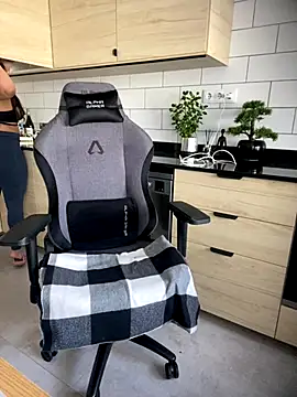 brazilianbbinuk online show from October 9, 2025, 12:38 pm