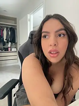 brazilianbbinuk online show from December 3, 2025, 11:20 am