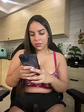 brazilianbbinuk online show from November 18, 2025, 10:45 pm