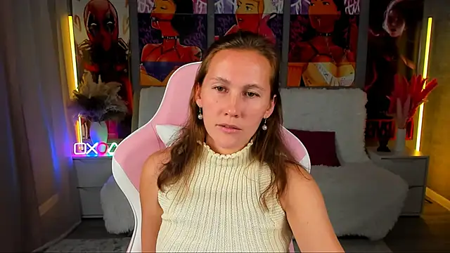 Snapshot of MichelleOrtis chatting on December 2, 2025, 12:40 pm MichelleOrtis online show from December 2, 2025, 12:40 pm