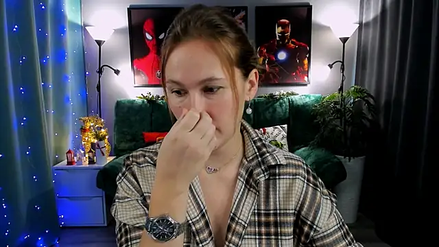 Snapshot of MichelleOrtis chatting on December 20, 2025, 6:27 am MichelleOrtis online show from December 20, 2025, 6:27 am