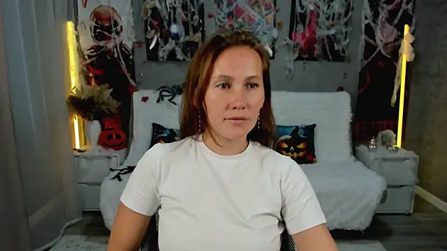 Snapshot of MichelleOrtis chatting on October 30, 2025, 12:36 pm MichelleOrtis online show from October 30, 2025, 12:36 pm