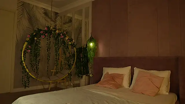 Smiley Mia online show from November 6, 2025, 5:11 am