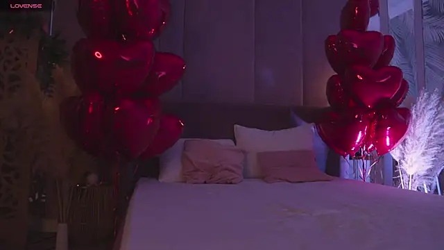 Smiley Mia online show from February 16, 2026, 5:06 am