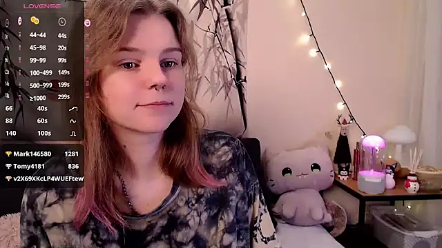 Moona xx online show from January 19, 2025, 6:00 pm