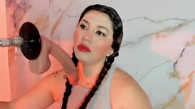 hade cute online show from November 27, 2025, 8:31 pm