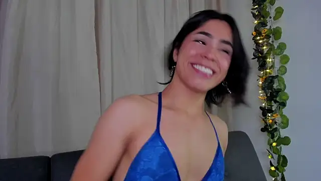 Snapshot of Little_michell chatting on May 10, 2026, 2:48 am Little michell online show from May 10, 2026, 2:48 am