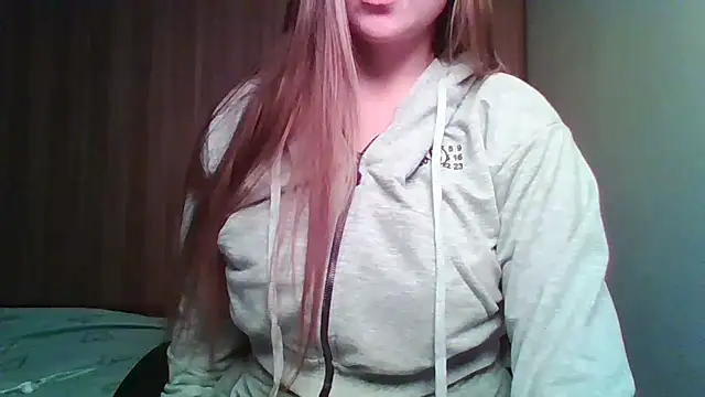 Evasapples online show from November 15, 2025, 2:54 pm